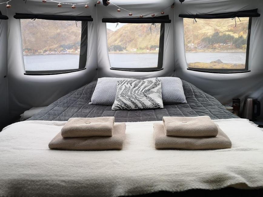 Glamping Lofoten Hotel Kongsjorda Ngoại thất bức ảnh